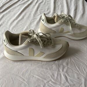 Veja Women's Beige and White Sneakers